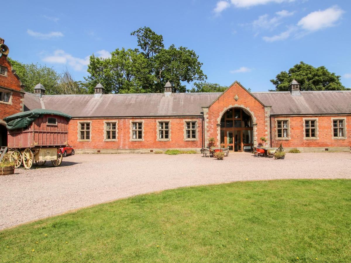 Chetwynd Lodge Stafford Extérieur photo