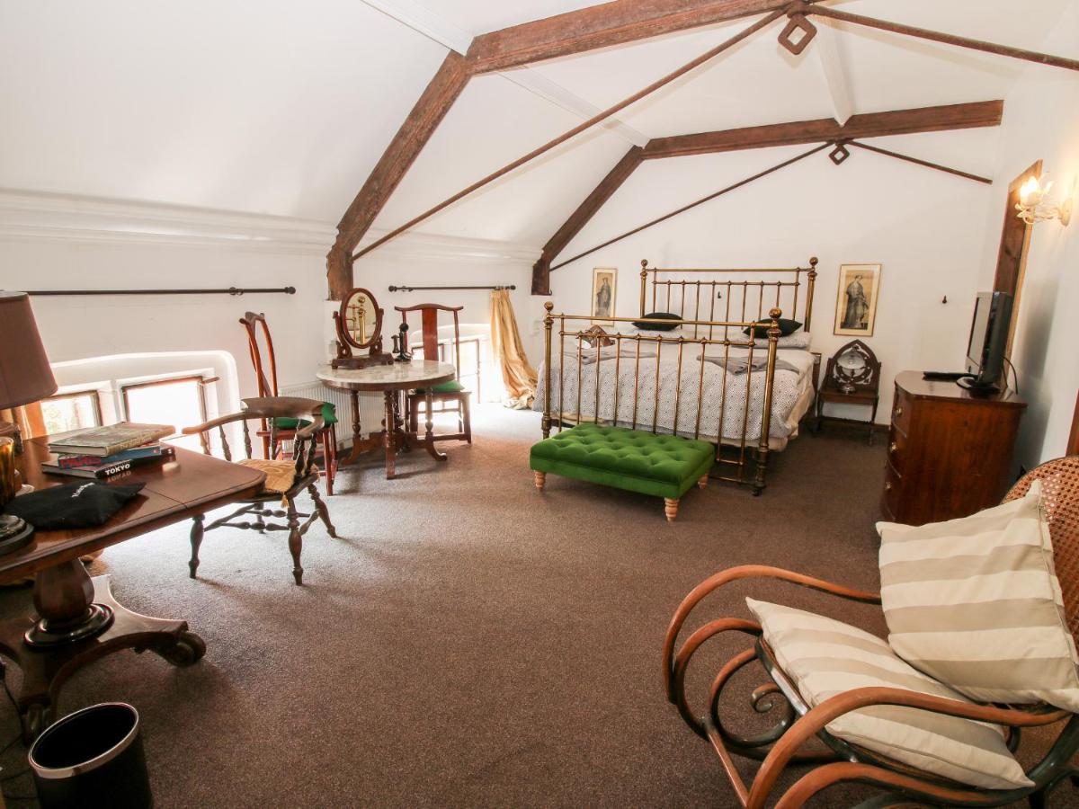 Chetwynd Lodge Stafford Extérieur photo