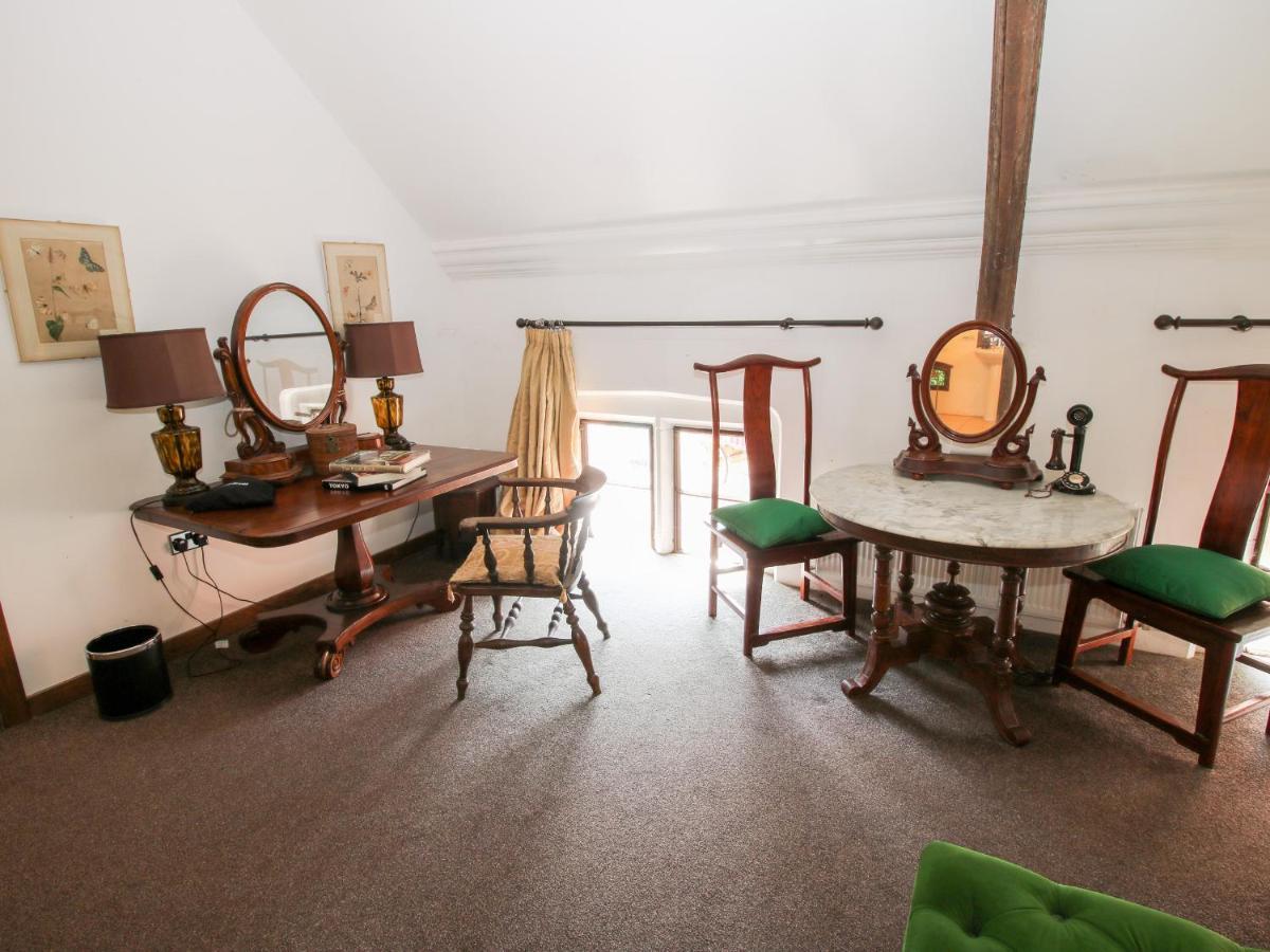 Chetwynd Lodge Stafford Extérieur photo