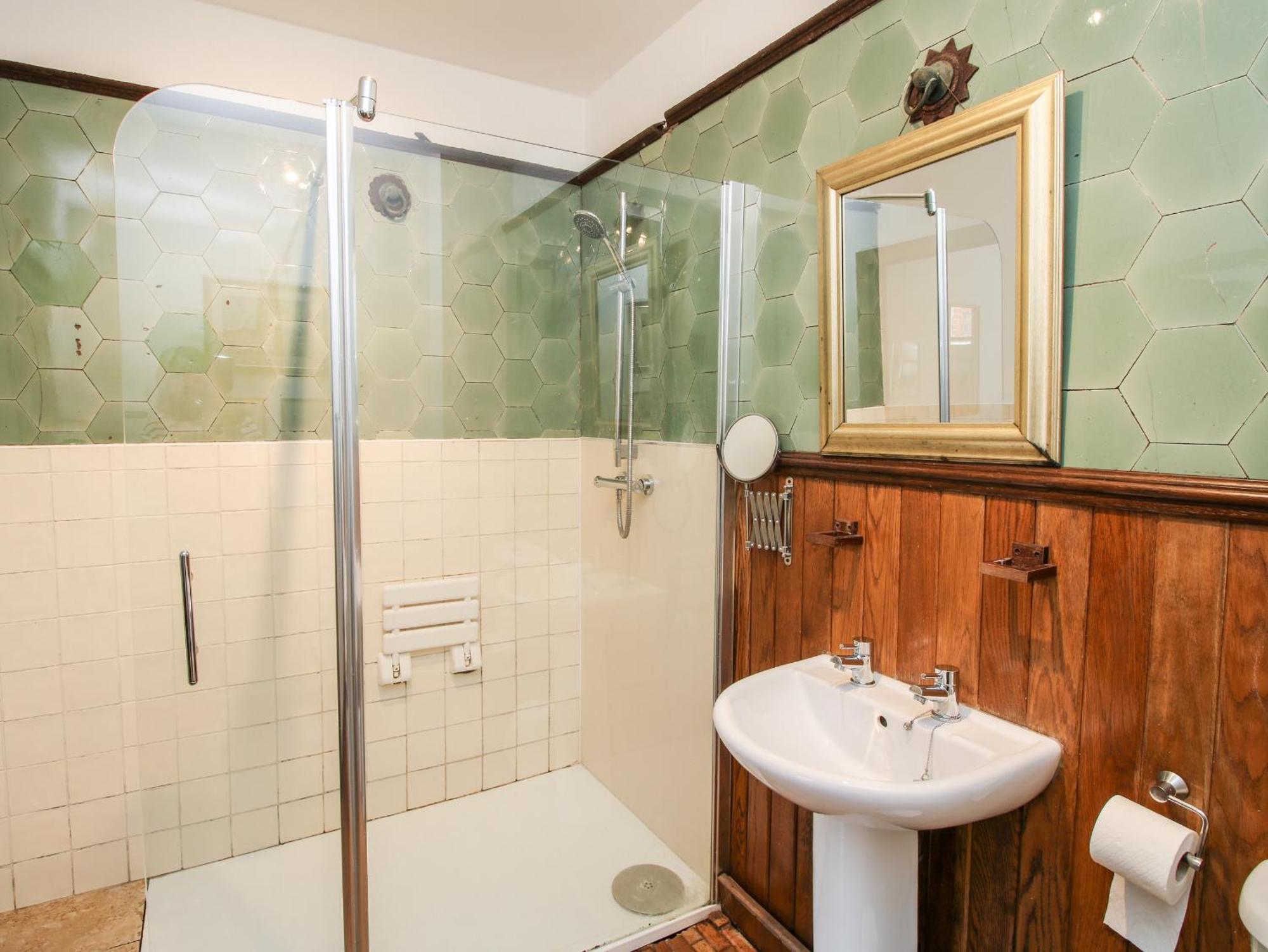 Chetwynd Lodge Stafford Extérieur photo