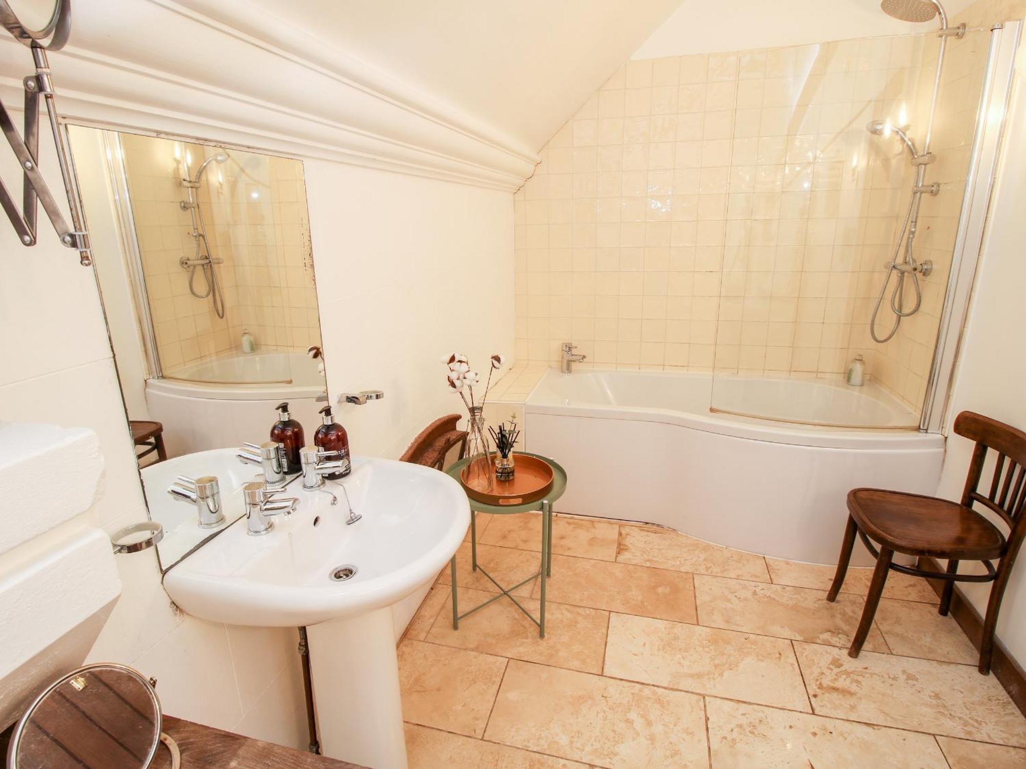 Chetwynd Lodge Stafford Extérieur photo