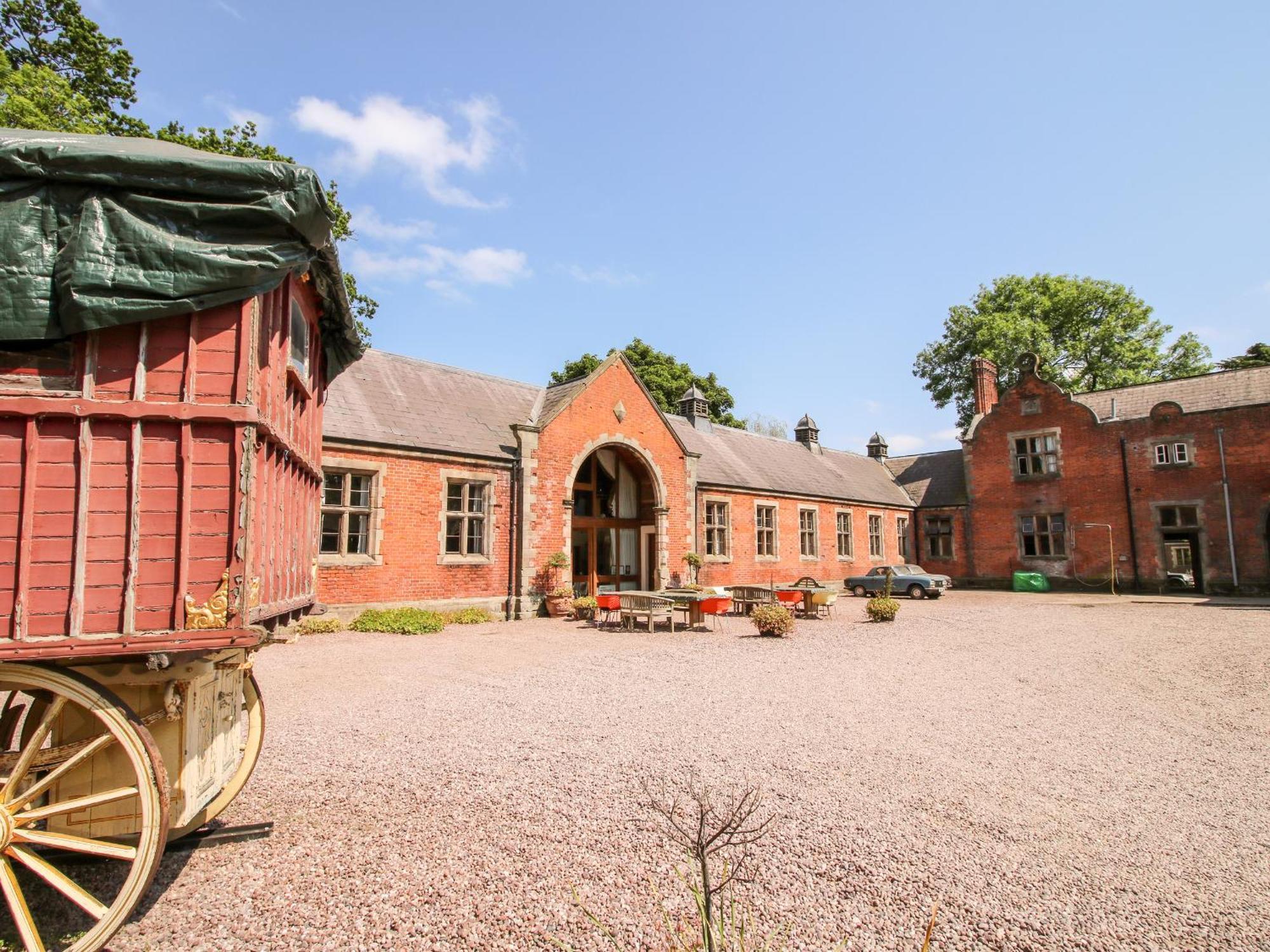 Chetwynd Lodge Stafford Extérieur photo